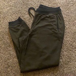 Army green size XL under armor joggers